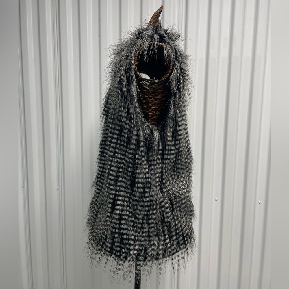 BCBG Faux Feather Jacket/Vest size XS/S - Picture 8 of 11